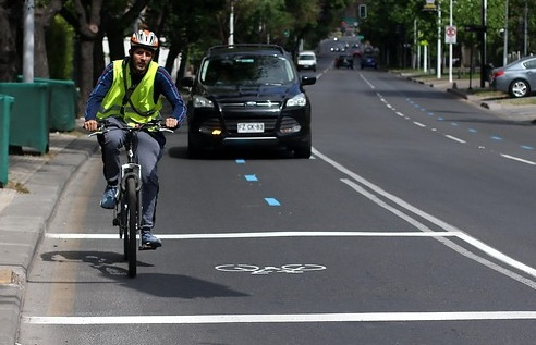 At what time should the reflective vest be worn