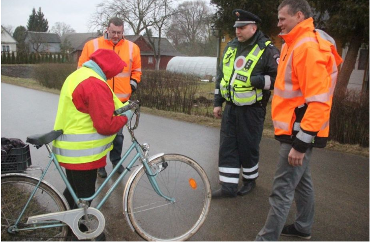 The spikes of cyclists and road safety specialists are still crossed