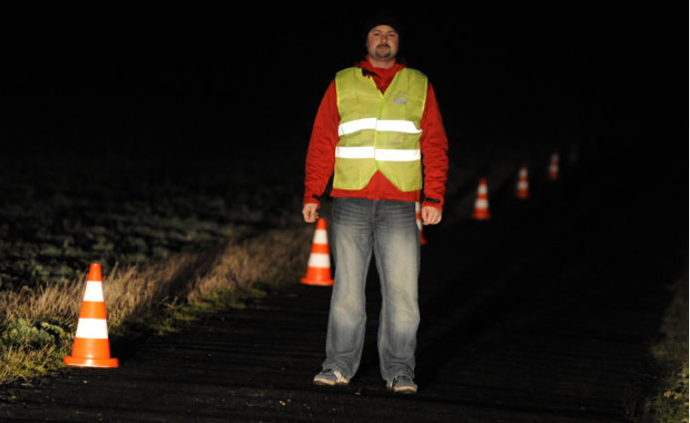 Pedestrians, watch out! Reflective elements are mandatory from Saturday 20 February