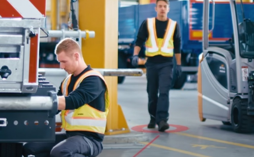 They develop vests that detect social distance